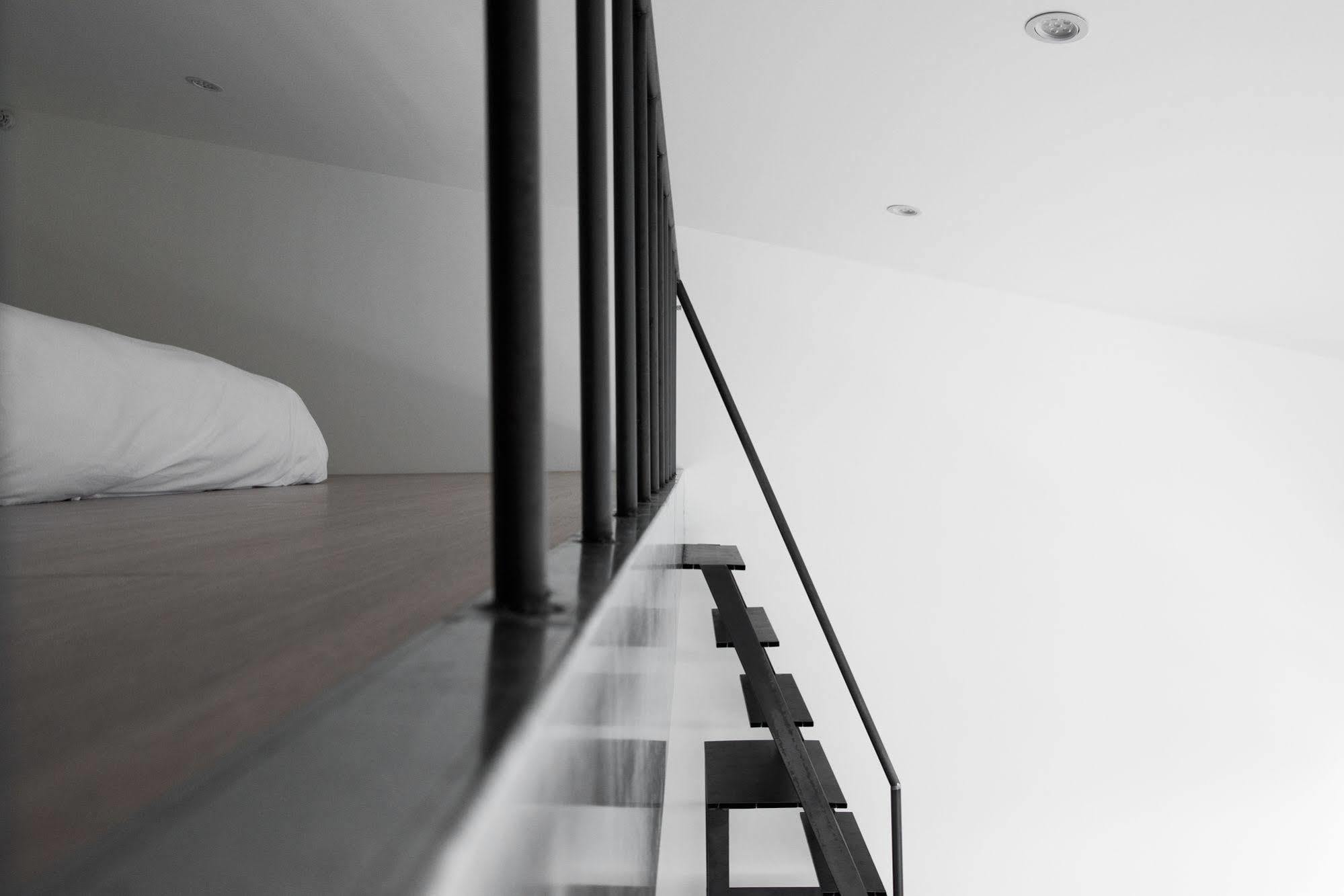 Hii-Hubs B&B Tainan Bagian luar foto