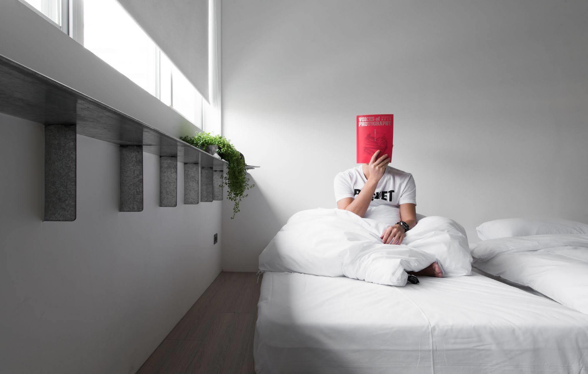 Hii-Hubs B&B Tainan Bagian luar foto